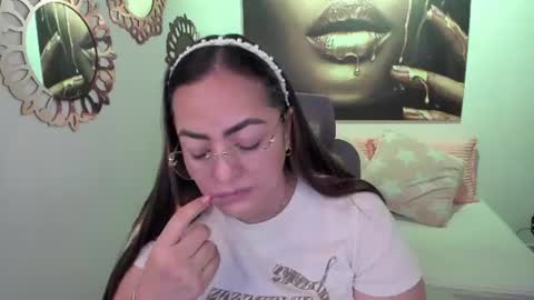 Snapshot of marianalopez81 chatting on 18, 6, 2026 Mariana Lopez online show from 18, 6, 2026