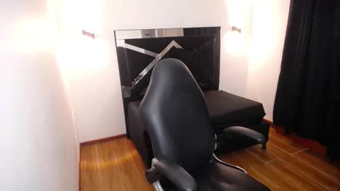 Mariana online show from 23, 12, 2025