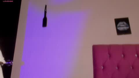 Snapshot of marianawlls chatting on 3, 1, 2025 mariana williams online show from 3, 1, 2025