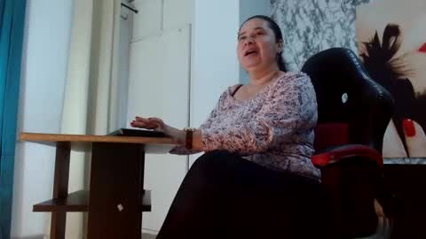Snapshot of mariani_smith chatting on 14, 10, 2025 Mariani online show from 14, 10, 2025