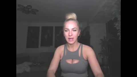 Snapshot of marianna1977 chatting on 23, 4, 2026 marianna1977 online show from 23, 4, 2026