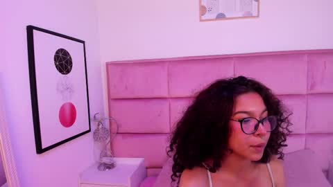 Snapshot of marianna_ray_ chatting on 11, 2, 2025 marianna_ray_ online show from 11, 2, 2025
