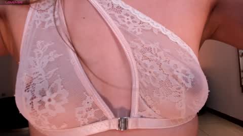 Marianne  online show from 4, 12, 2024