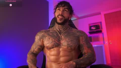 Snapshot of mariano_costa chatting on 26, 10, 2025 Mariano Costa online show from 26, 10, 2025