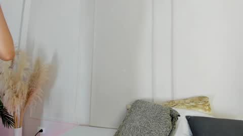 Snapshot of mariapettit chatting on 27, 4, 2026 Maria Pettit online show from 27, 4, 2026