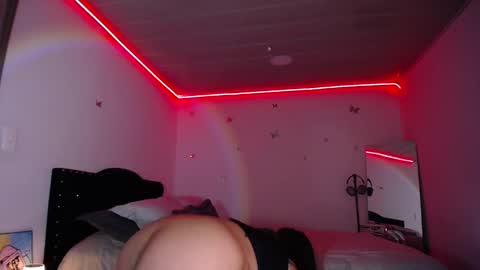 Nicolle online show from 22, 2, 2025