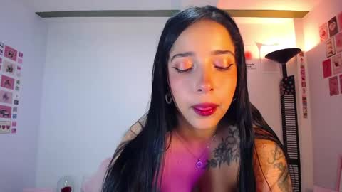 Snapshot of marie_daved chatting on 24, 5, 2026 Nicolle online show from 24, 5, 2026