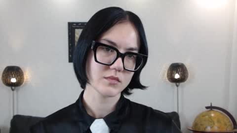 Snapshot of marie_fitch chatting on 13, 11, 2025 Marie Fitch online show from 13, 11, 2025