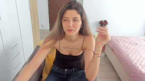 Snapshot of marie_marie03 chatting on 9, 6, 2026 Marie online show from 9, 6, 2026