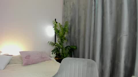 Snapshot of mariel_lie chatting on 29, 5, 2026 Mariel online show from 29, 5, 2026