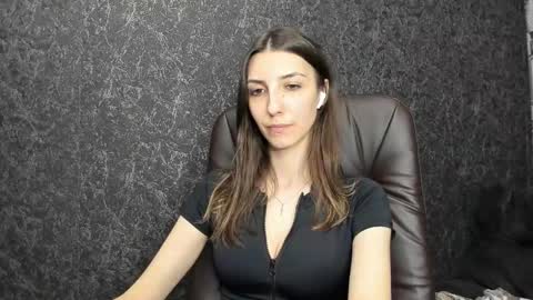 marielleanker online show from 10, 10, 2025