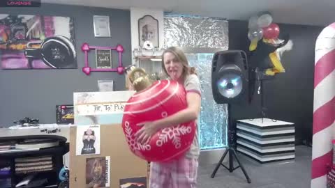 Snapshot of mariewaters chatting on 28, 12, 2024 Marie Ann Waters online show from 28, 12, 2024