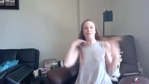 Snapshot of mariewaters chatting on 26, 5, 2026 Marie Ann Waters online show from 26, 5, 2026