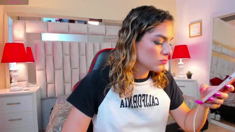 mariiahneedles online show from 4, 2, 2025