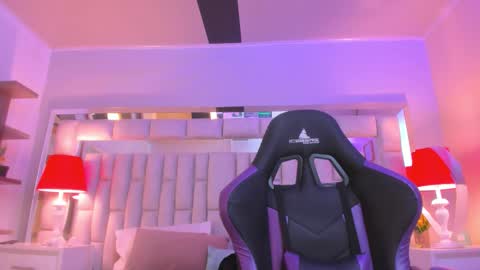 mariiahneedles online show from 7, 3, 2026