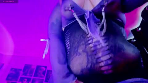 Snapshot of mariiana_velezz chatting on 17, 10, 2025 mariiana_velezz online show from 17, 10, 2025