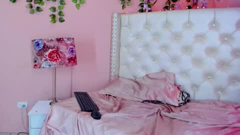 Snapshot of marilymx chatting on 7, 7, 2026 mari online show from 7, 7, 2026