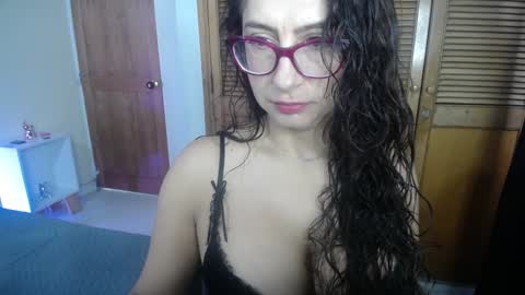 marilynetthan online show from 2, 1, 2025