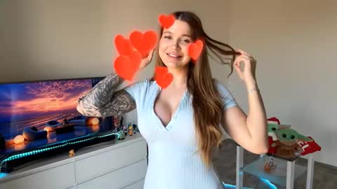 Mia online show from 6, 11, 2025