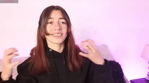 Snapshot of marinette_lux chatting on 3, 2, 2026 marinette online show from 3, 2, 2026