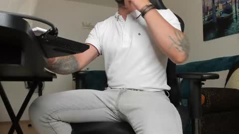Snapshot of marioslim chatting on 11, 7, 2026 marioslim online show from 11, 7, 2026