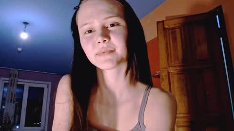 Snapshot of marismiler chatting on 1, 4, 2026 Mari online show from 1, 4, 2026