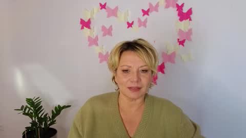 Snapshot of maristyle chatting on 23, 10, 2025 MariStyles online show from 23, 10, 2025