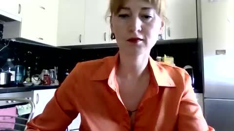 mariza_love359092 online show from 13, 4, 2026