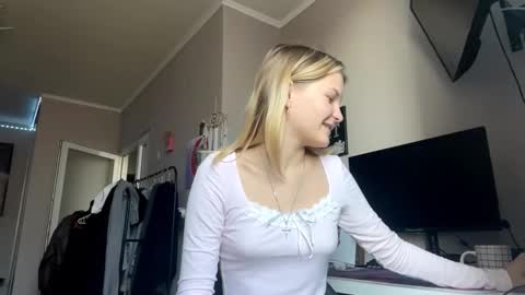 Snapshot of marjoryareias chatting on 22, 10, 2025 marjoryareias online show from 22, 10, 2025