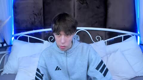 Mark online show from 5, 4, 2026