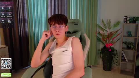 Snapshot of mark_safr chatting on 11, 10, 2025 Mark online show from 11, 10, 2025