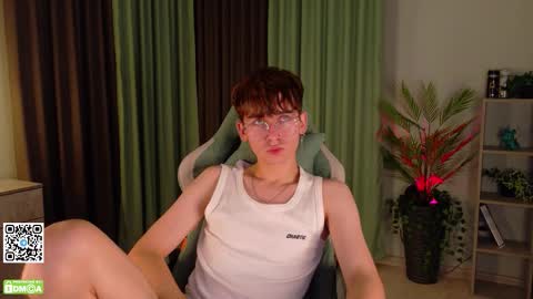 Snapshot of mark_safr chatting on 11, 10, 2025 Mark online show from 11, 10, 2025