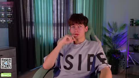 Snapshot of mark_safr chatting on 17, 10, 2025 Mark online show from 17, 10, 2025