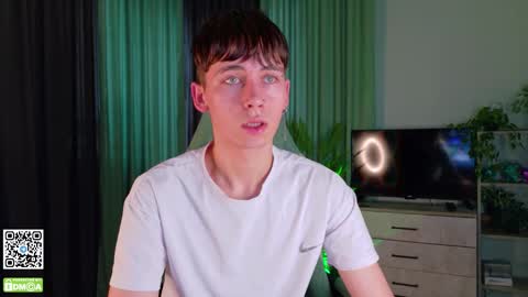 Snapshot of mark_safr chatting on 27, 11, 2025 Mark online show from 27, 11, 2025