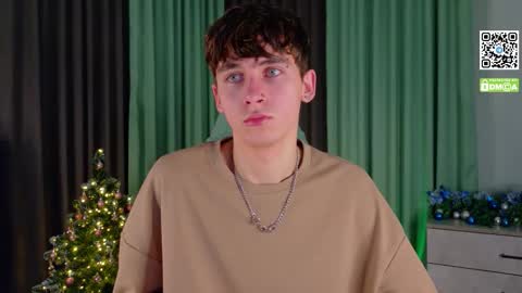 Snapshot of mark_safr chatting on 15, 12, 2025 Mark online show from 15, 12, 2025