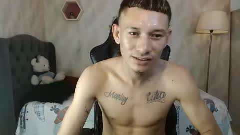 Snapshot of marks_sexy chatting on 6, 11, 2025 marks_sexy online show from 6, 11, 2025