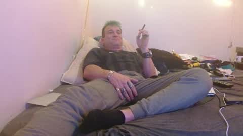 markymark101825061 online show from 4, 1, 2025