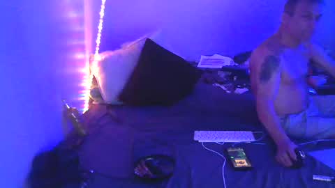 markymark101825061 online show from 10, 1, 2025