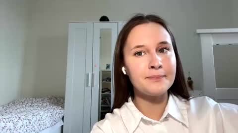 Mia online show from 27, 6, 2026