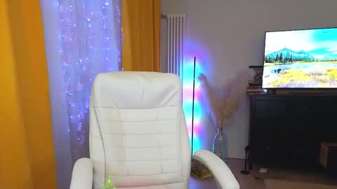 Alena online show from 25, 2, 2025