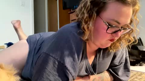 maroon_moon online show from 17, 2, 2025