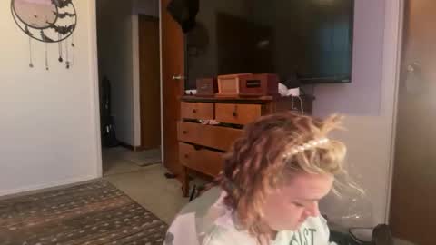 maroon_moon online show from 1, 11, 2025