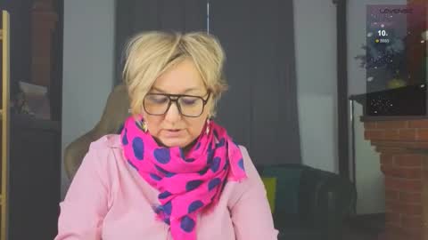 marta_wils online show from 1, 12, 2025