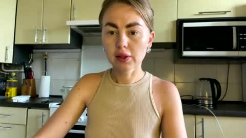 Snapshot of martaluna_ chatting on 29, 6, 2026 Marta online show from 29, 6, 2026