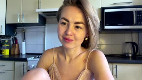 Snapshot of martaluna_ chatting on 19, 7, 2026 Marta online show from 19, 7, 2026