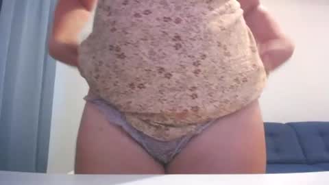 Snapshot of marthanollan chatting on 22, 6, 2026 Martha online show from 22, 6, 2026