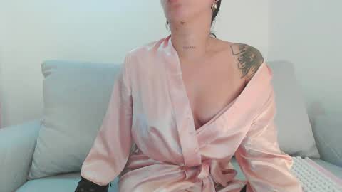 marthina thompson online show from 24, 1, 2025