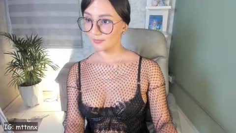 Snapshot of martiiinaa_ chatting on 9, 11, 2025 Martina online show from 9, 11, 2025