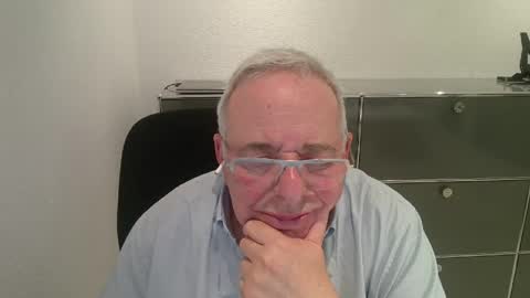 Snapshot of martin_1947 chatting on 1, 6, 2026 martin_1947 online show from 1, 6, 2026