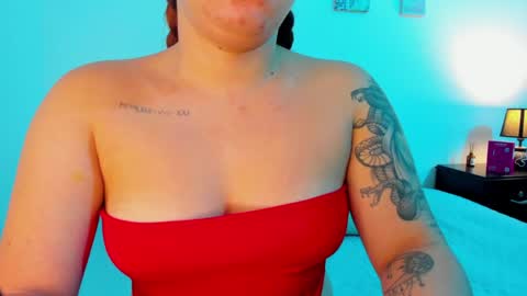 Snapshot of martina_connor1 chatting on 7, 5, 2026 C A R O L I N A online show from 7, 5, 2026